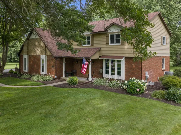 22279 Loupee Dr, Cassopolis, MI 49031