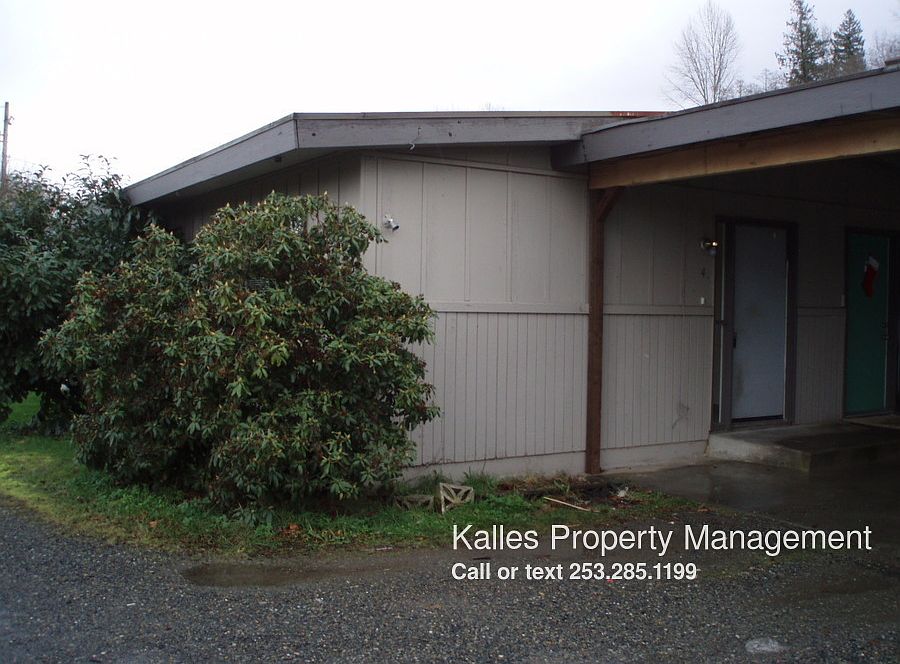 1st image of 1124 5th St SE APT 4