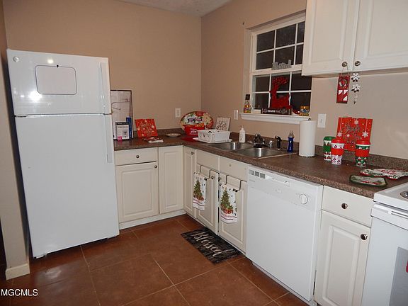 4th image of 303 Lorraine Ave