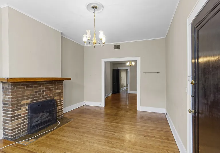 1109 E Genesee St #1 — Photo 1