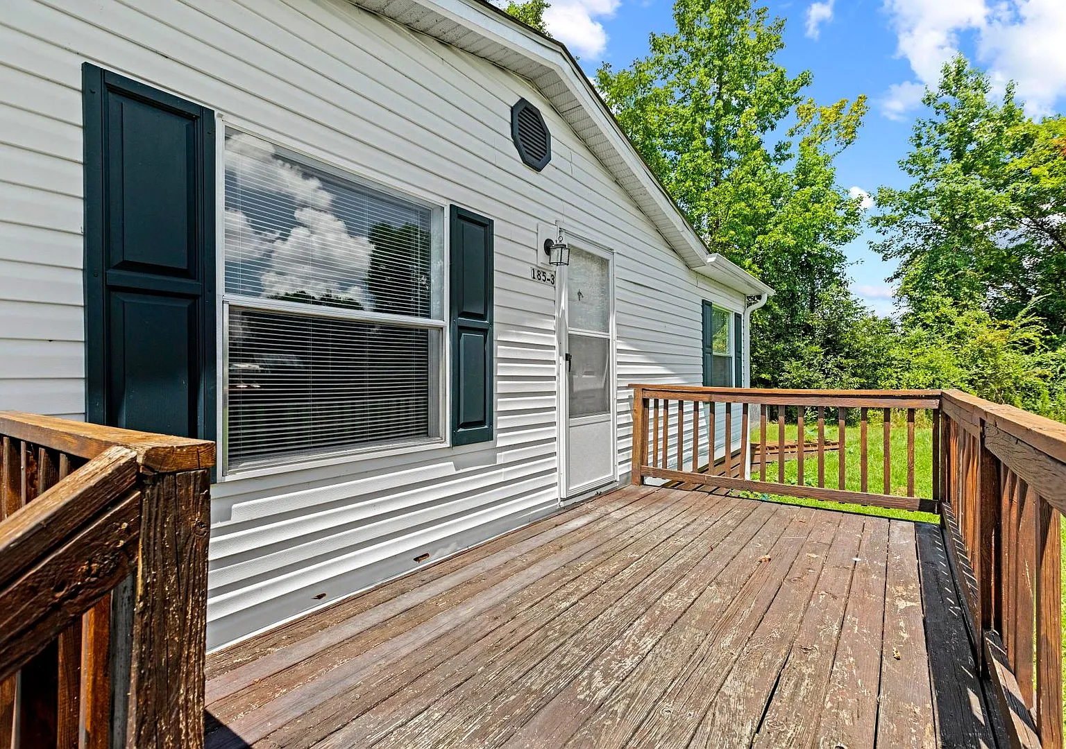 Available now! 3 bedroom — Photo 3