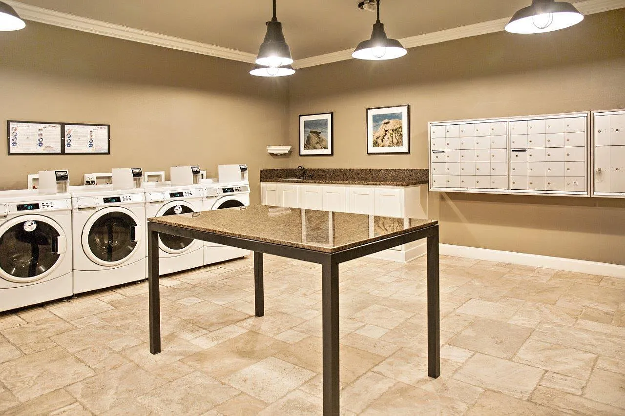 Continental Apartment Homes — Photo 2