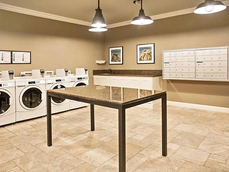 Continental Apartment Homes — Photo 2