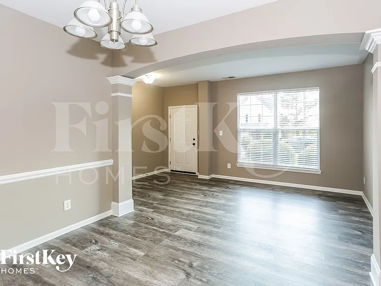 111 Vance Crescent Dr — Photo 5