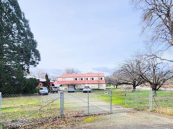 3rd image of 77650 Crawford Road
