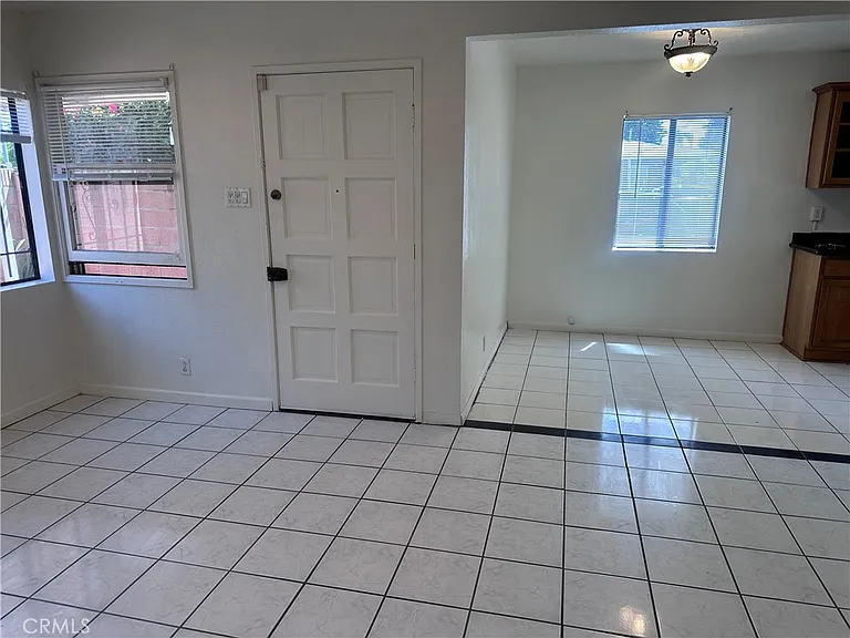 3615 Caspian Ave — Photo 7
