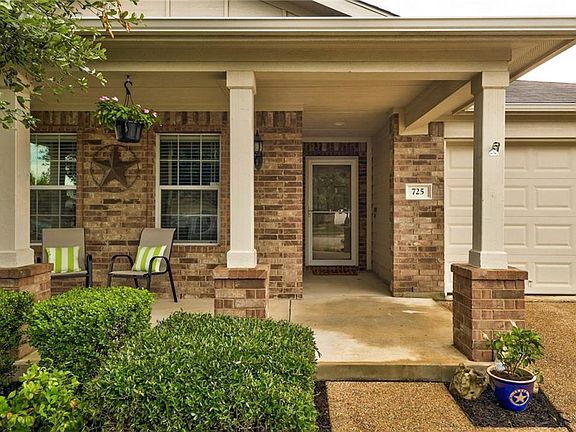 3rd image of 725 Kingfisher Ln
