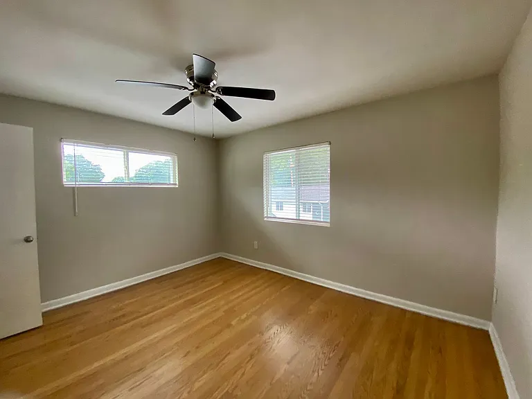 Oak Pointe Apartments — Photo 25