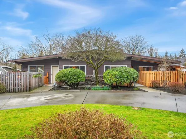 5005 Sand Point Place NE, Seattle, WA 98105