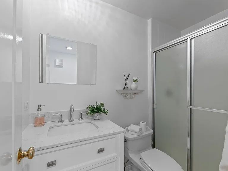 9501 W Olympic Blvd — Photo 13