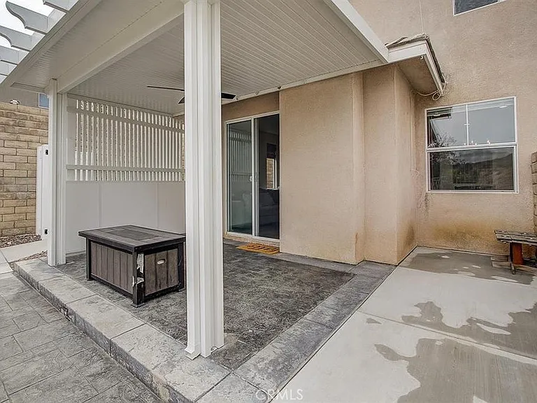 28545 Calex Dr — Photo 14