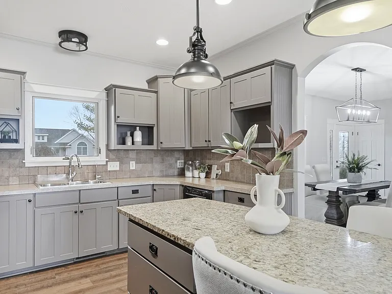 8886 Stonepoint Ct — Photo 10