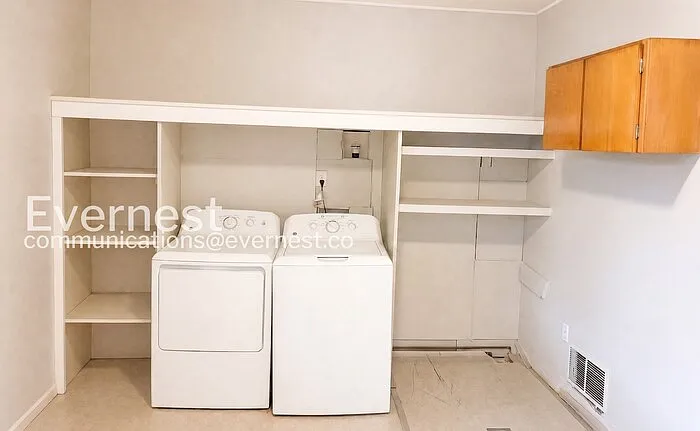 380 Martin Dr — Photo 13