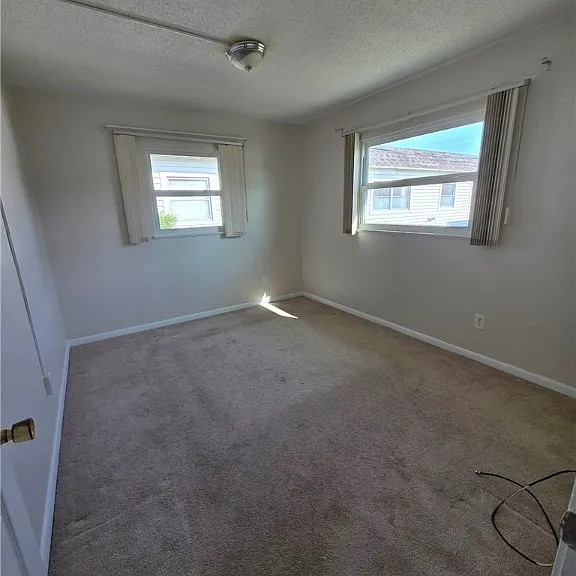 46 Hamlin Ct — Photo 9