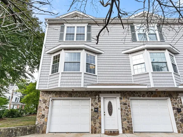 37 Pond St #1, Waltham, MA 02451