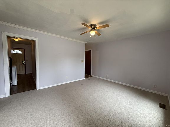 3rd image of 133 Tomahawk Ln