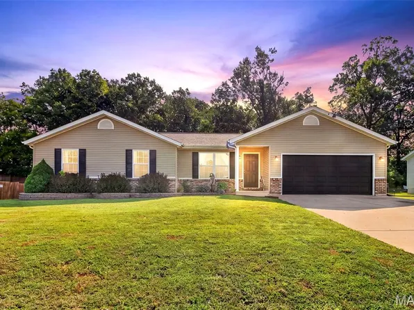 224 Parkway Dr, Troy, MO 63379