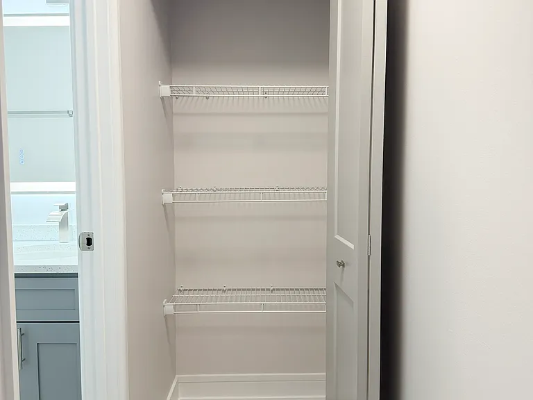 8352 W Catherine Ave #525 — Photo 17