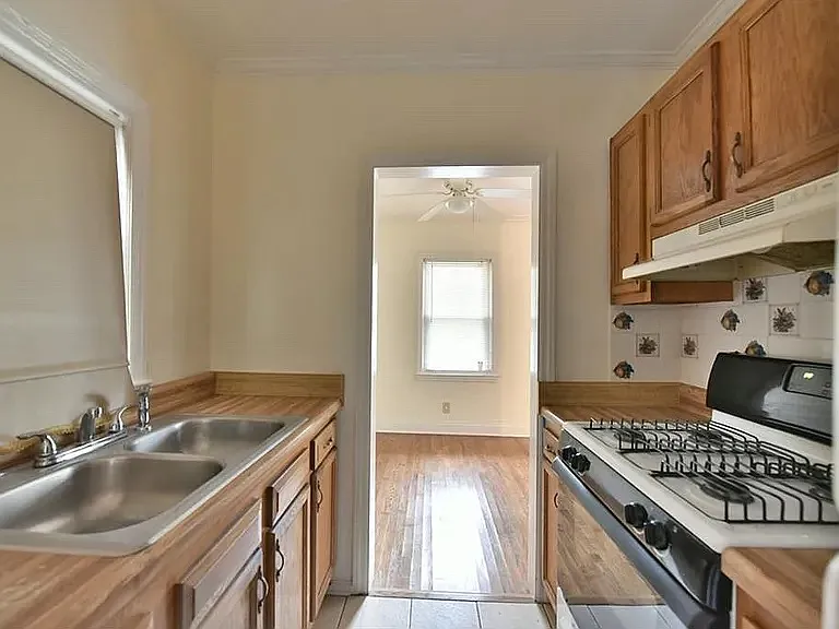 1913 Camellia Dr — Photo 10