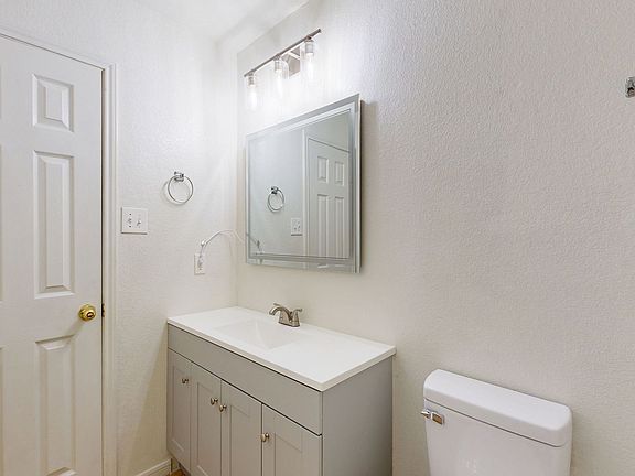 3rd image of 1403 Hopi Trl APT A