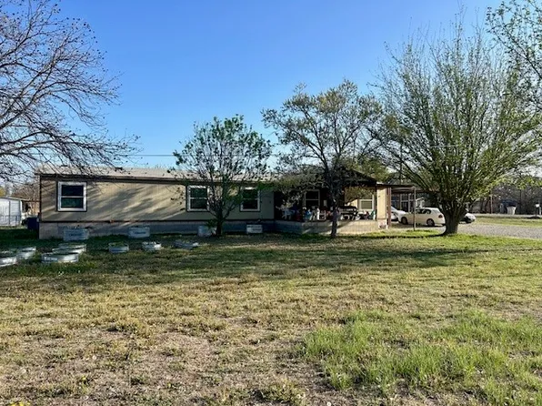 410 E Pecan St, Bangs, TX 76823