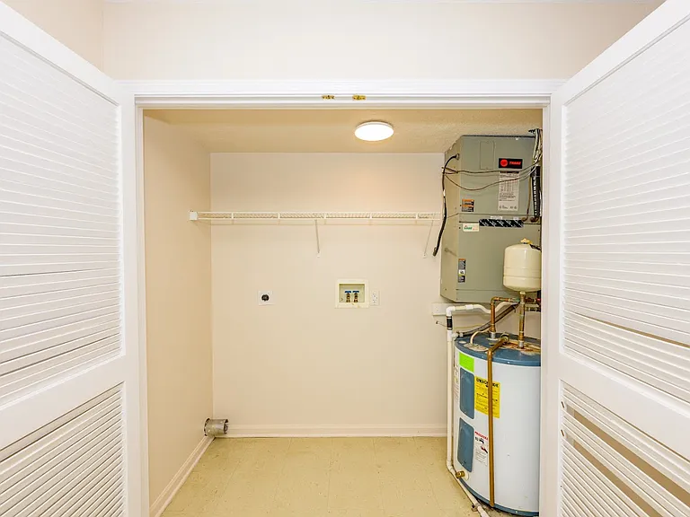 106 Keith Ct — Photo 10