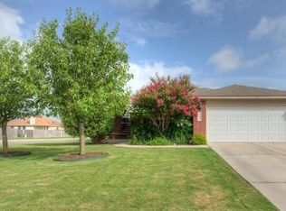 301 Silverado Dr, Kyle, TX 78640