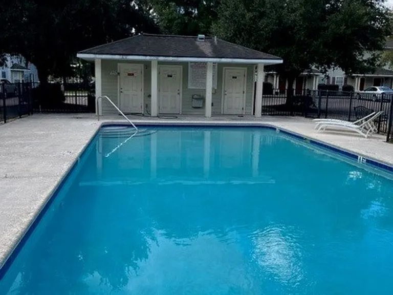 2954 SW 35th Pl #61 — Photo 2