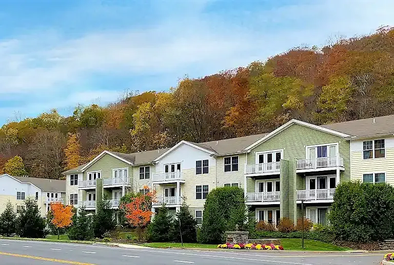 Ridgefield Commons — Photo 1