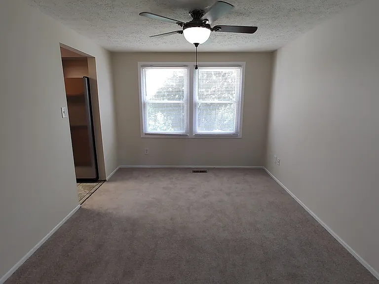 8638 Saxon Cir — Photo 11
