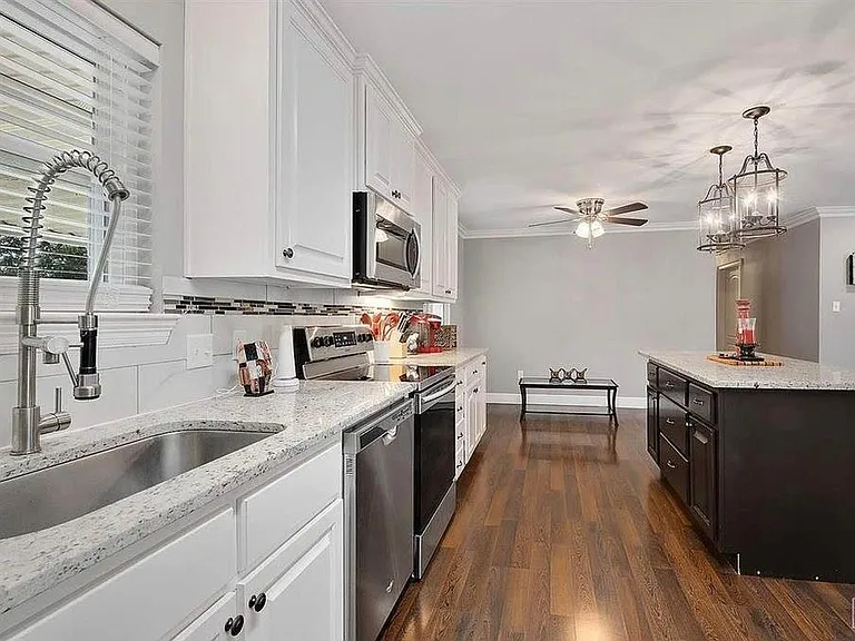 5150 Parkin Ave — Photo 3