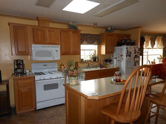 4th image of 1017 Aspen Dr