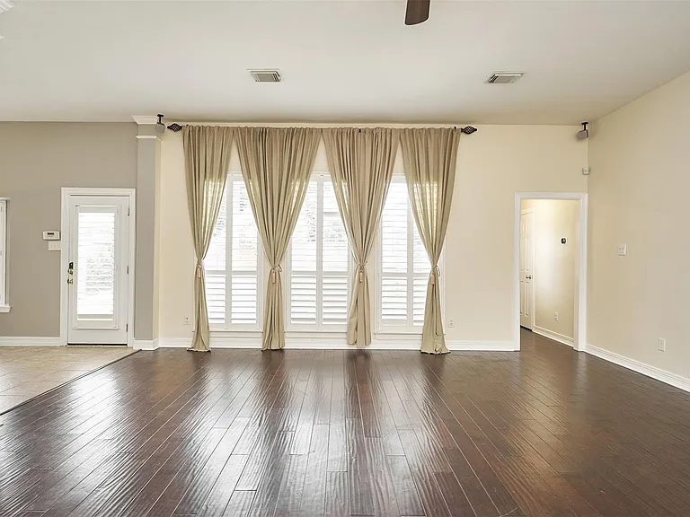 314 Shore Breeze Ln — Photo 21