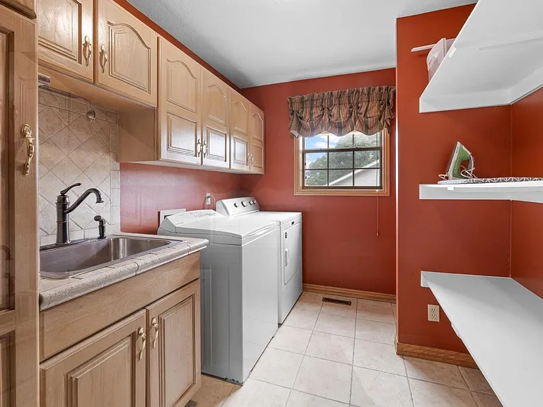 1704 Granada Dr — Photo 29