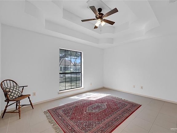 3rd image of 3204 Umar Ave