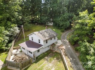 245 Hookers Gap Rd, Candler, NC 28715