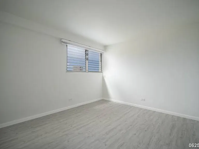 4970 Kilauea Ave #402 — Photo 18