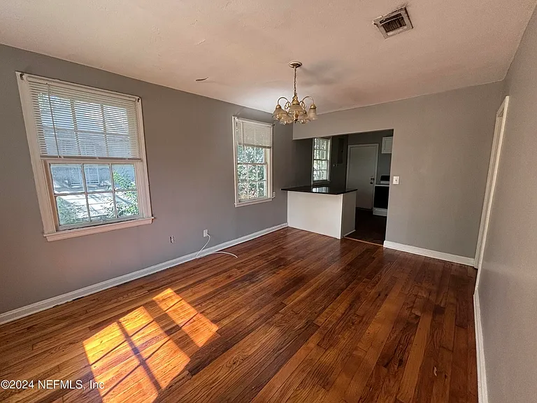 1115 McDuff Ave S — Photo 4