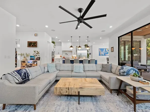 1204 Brentwood St, Austin, TX 78757