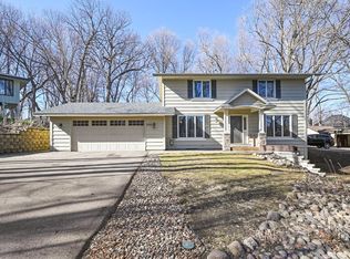 7193 Frontier Trl, Chanhassen, MN 55317