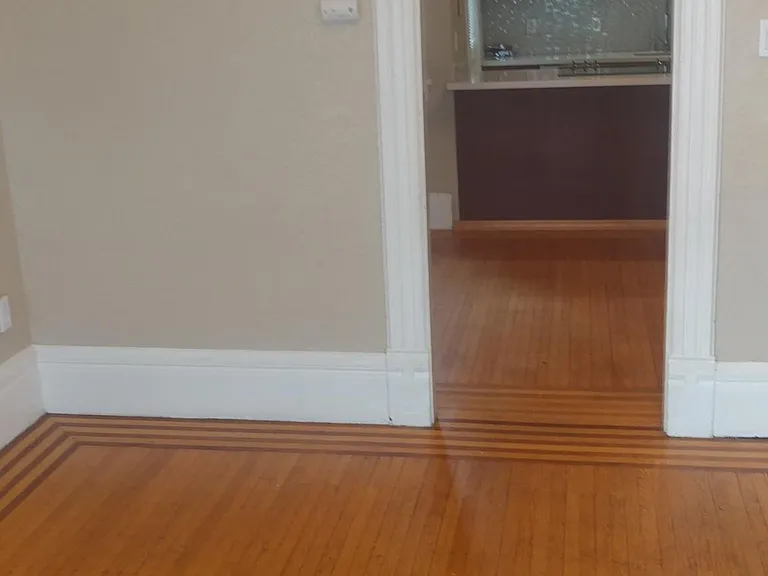7 Saint Helens Ave #4 — Photo 2