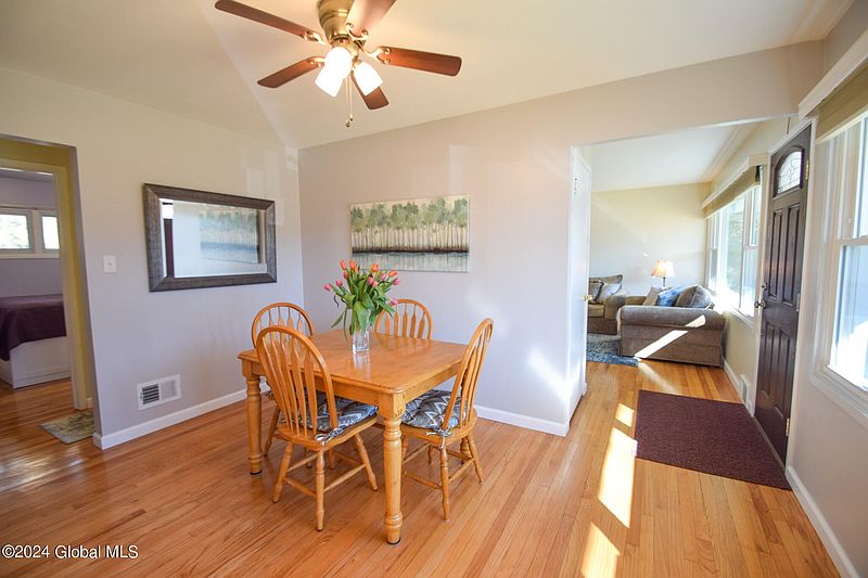 4th image of 272 Tampa Avenue