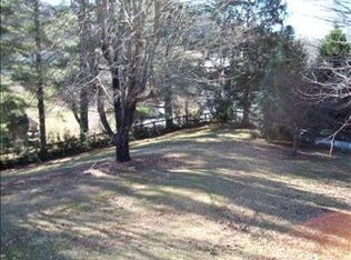 22 Franklin Grove Rd, Bryson City, NC 28713