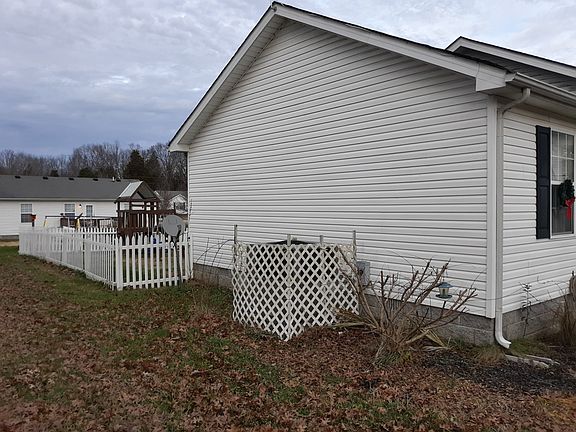 3rd image of 105 Anna Ln