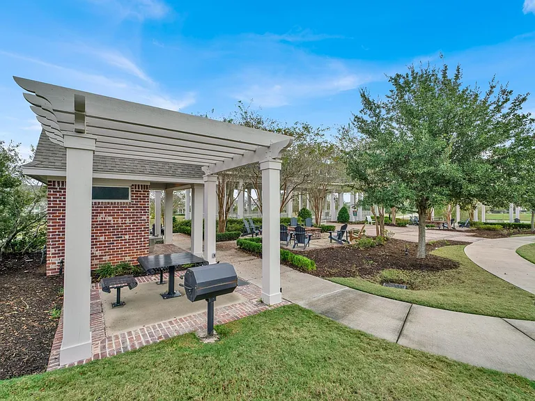 2503 Hagerman Ct — Photo 33