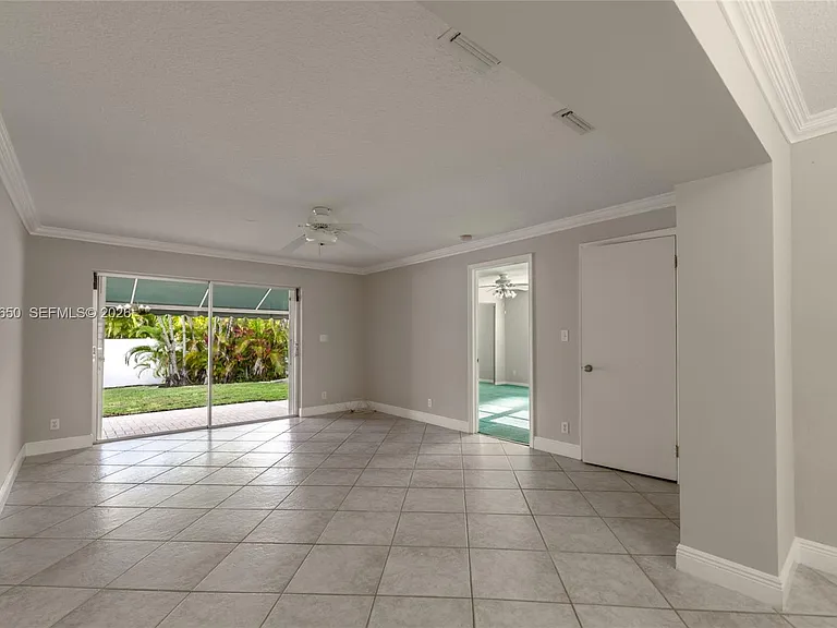 947 Lincoln St — Photo 21