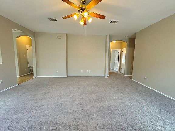 3rd image of 310 McCarthur Dr
