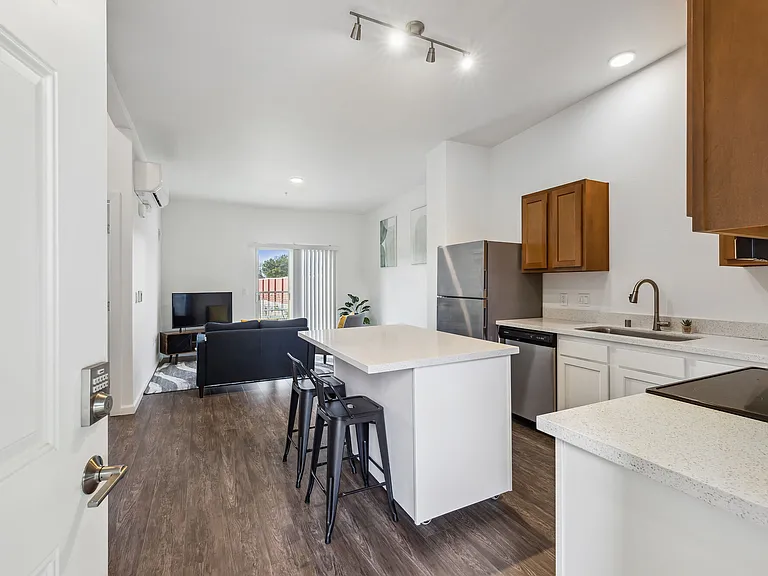 Pullman Lofts — Photo 31
