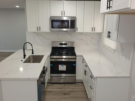 3rd image of 2703 Worthington Ave