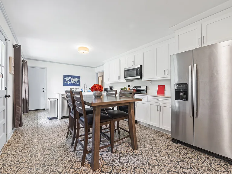 2523 Ben Hill Rd — Photo 10